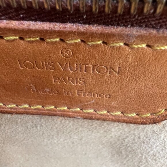 Louis Vuitton Monogram Rivoli Soft Briefcase - Picture 3 of 15